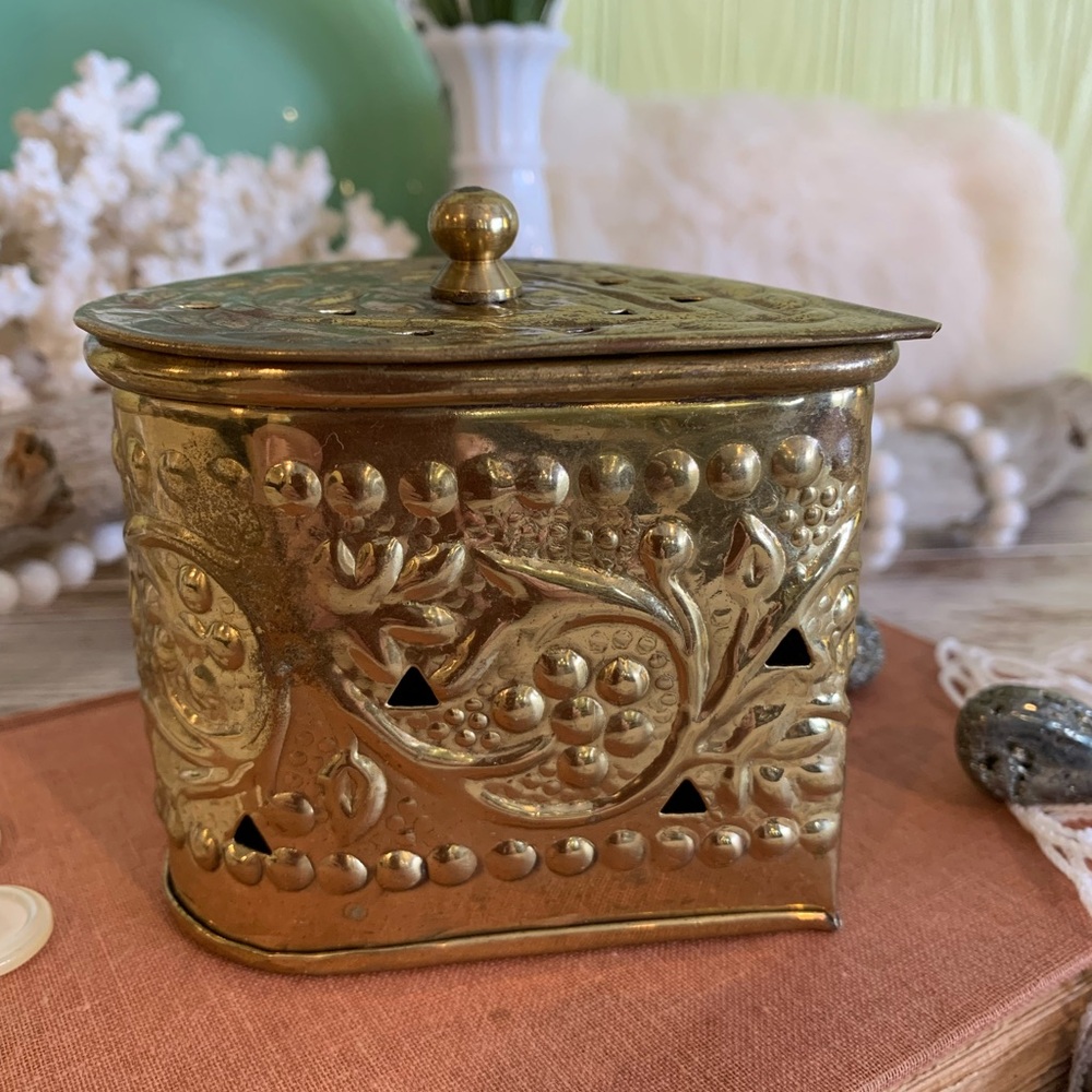 Vintage Brass Container 🔆 - Picture 8 of 10